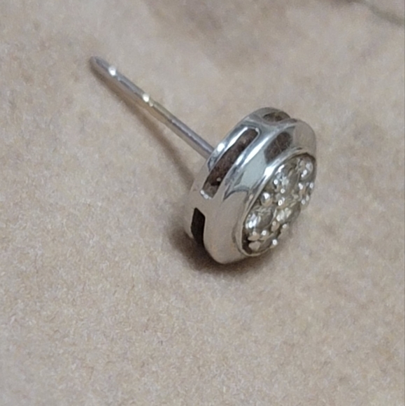 White Gold Diamond Stud Earring - Picture 2 of 6